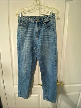 High-Waist Light Wash Mom Jeans
